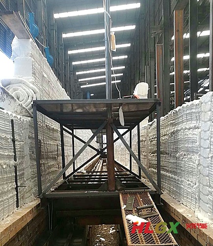 陶瓷纖維長(cháng)模塊施工爐內
